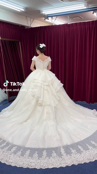 TikTokでone.and.only_dressさんをチェック！