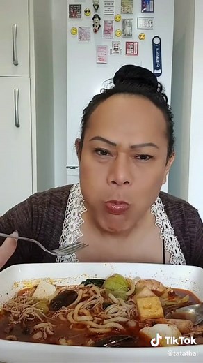 Delicious Udon Soup Recipe with Seafood and Vegetables