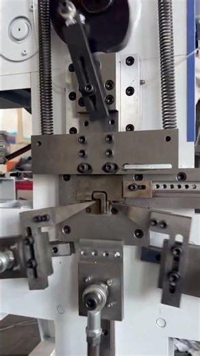 Automatic steel wire bending machine R hook bending machine #machine #hook #bending #rhook