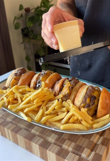 Recette Trend : Double Cheeseburger Smashé & Sauce Crémeuse à l'Ail