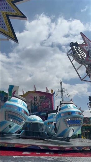 Mighty break dance ride #subscribe #kermis #kirmes #funfair #foire #carnival #foryou #shots #huss