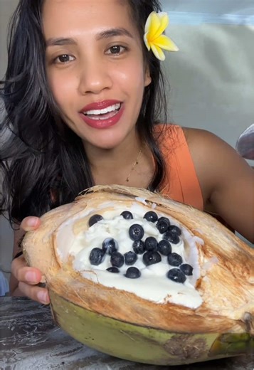 Mukbang Makanan Enak: Yogurt dan Gummy Spesial