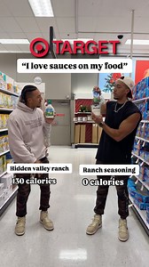 BLAND FOOD SUCKS🤮 There is literally no reason to still be eating bland food if you’re on a weight loss journey… but the sauces you are choosing are why the scale’s not droppin‼️ Mayo, ranch, syrup, cheese, all of these little things can be the difference between 20 lbs down or 20 lbs up. The secret is finding the best low calorie alternatives to your favorite sauces. These are some of my favorite sauce swaps to get from Target 🔥 Make sure to check out @trizzlemanfitness for daily nutrition ti