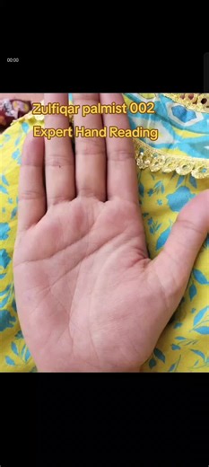 Expert Hand Reading Techniques in Palmistry