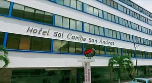 104 reactions · 31 shares | #QuedateEnCasa ✅ #Publicidad | SOLAR HOTELES & RESORTS La cadena Solar Hoteles & Resorts vuelve a abrir hoy sus puertas y lanza su página web. Te invitamos a conocer sus maravillosos hoteles en San Andrés, Providencia y Medellín. Reserva visitando www.solarhoteles.com #Extra #SanAndres #Providencia #NoticiasSAI #SanAndresNews #Colombia #GobernacionSAI #Coronavirus #Salud #HospitalSAI #Covid19 #Covid19Colombia | Semanario El Extra de San Andrés | Facebook