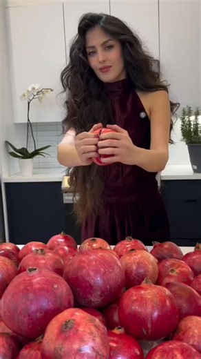 Awesome Hairstyles on Instagram: "The Best hair hacks 👍👍 By @beheshte.beauty ❤️ . *No copyright infringement was intended. If you are the author of this video and do not want your video to be posted on this page, please contact me in DM and your video will be deleted as soon as possible. Thank you 🤗 . #hairvideos #hairtransformation #hairstylevideo #hairoftheday #hairstyleideas"