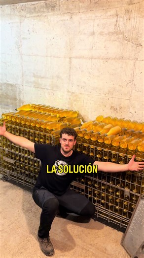 Més màquines de casa nostra, i aquesta ens ajuda a etiquetar. Però no penseu que és tan senzill: poques màquines donen tants mals de cap com aquesta. — Más máquinas de casa, y esta nos ayuda a etiquetar. Pero no penséis que es tan sencillo: pocas máquinas dan tantos quebraderos de cabeza como esta.