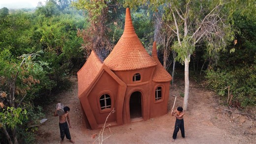 How two young builders created a jungle home by hand