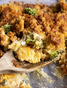 Broccoli Casserole with Ritz Crackers and Mayonnaise