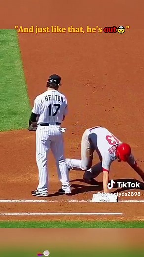 MLB | And just like that, he's out.🤯#baseball #sports #mlbFriendship #usa🇺🇸 #mlb