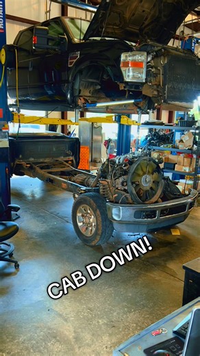 Brody Follis on Instagram: "Ford 6.4 Powerstroke, Cab coming down .. kinda! HA #dieselmechaniclife #powerstroke #powerstrokediesel #f250 #beef #f350 #idkwhatimdoing #Ford #powerstrokenation #dieseltrucks"