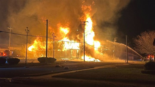 Fire crews spend several hours at large fire in Owensboro