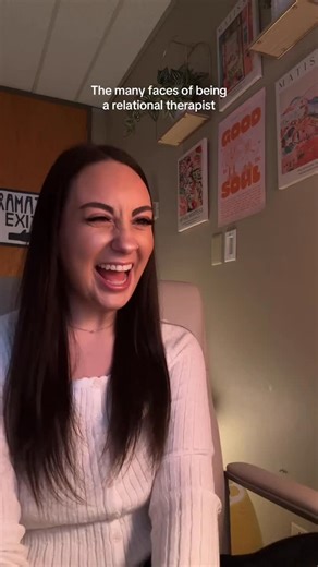 Stephanie Feldman | Anxiety & Trauma Therapist on Instagram: "The best job 🤍 ~ 👉🏻 If you’re new here, let’s be friends! 🧡 FOLLOW ME @therapy.steph and @thehealinghive.therapyco for more relatable content and insights from a licensed therapist on all things healing and mental health 🛋️🫶🏻 Disclaimer: this content is not a replacement for professional mental health services, and it is here for educational and entertainment purposes."