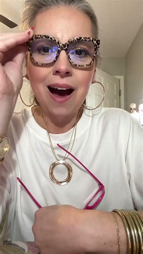 who said reading glasses can't be cute? 🤓✨