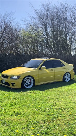 Sleek Lexus IS200 Altezza at Japfest