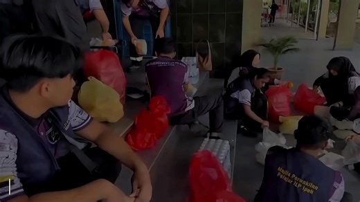 𝐏𝐑𝐎𝐆𝐑𝐀𝐌 𝐈𝐍𝐅𝐀𝐐 𝐆𝐄𝐋𝐀𝐍𝐃𝐀𝐍𝐆𝐀𝐍 & 𝐁𝐄𝐑𝐁𝐔𝐊𝐀 𝐁𝐄𝐑𝐒𝐀𝐌𝐀 𝐏𝐄𝐍𝐆𝐀𝐑𝐀𝐇 Majlis Perwakilan Pelajar mengadakan Program Infaq Gelandangan & Program Berbuka Bersama Pengarah serta pihak pengurusan Adtec Jtm Kampus Ipoh pada tarik 12/3/2026. Alhamdulilah, Pihak Majlis Perwakilan Pelajar telah pun menyumbangkan sedikit sebanyak makanan dan minuman. Begitu juga program berbuka bersama pengarah telah pun membuktikan bahawa ikatan mesra diantara pihak pengurusan dan pengarah ber