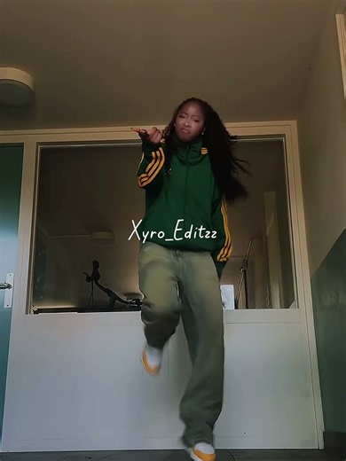 TikTok Viral Trend | She Bugging Trend #tiktok #trending #edit #trend #dance #lyrics #viralvideo