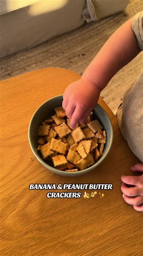 Banana & Peanut Butter Crackers Recipe