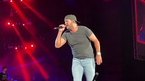 50 Best Country Songs About Boots