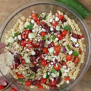 38K views · 267 reactions | Greek Pasta Salad - an easy favorite recipe! https://www.spendwithpennies.com/easy-greek-pasta-salad/ | Home Cooked Recipes | Facebook