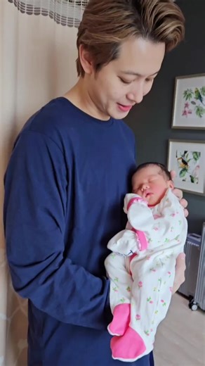 Daily Routine of Newborn Charlotte Rayn