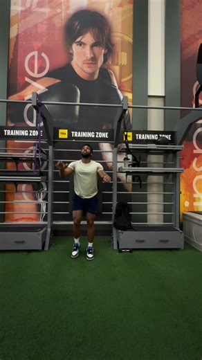 Steps to perform your first muscle up #calisthenics #muscleup #pullups | Zoomvzn