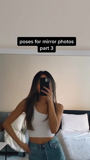 3 Mirror Pic Poses: How to Pose Like a Model at Home