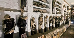 Des scientifiques vont tenter de percer les secrets des momies d'enfants des catacombes de Palerme