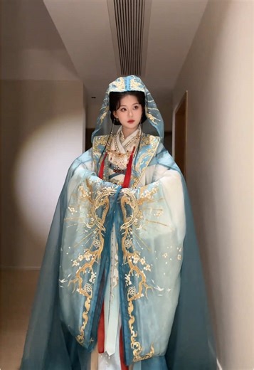 Exploring Hanfu Culture: The Elegance of Traditional Dresses