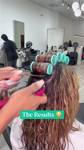 Achieving Stunning Heatless Curls on Blonde Hair