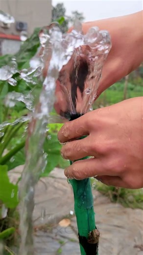 Emergency Water Pipe Shutoff Hack #DIY #LifeHack #Repair #SmartTrick