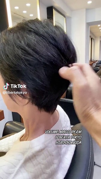 60代女性向け上品なカットとパーマ