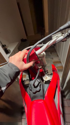 9.6K views · 917 reactions | Grįžau namo kai saulė nusileido 若 #buitis #gasgas #aliengraphics #klijavimas #naujasdizainas #žmona | Evaldas Ul | Facebook