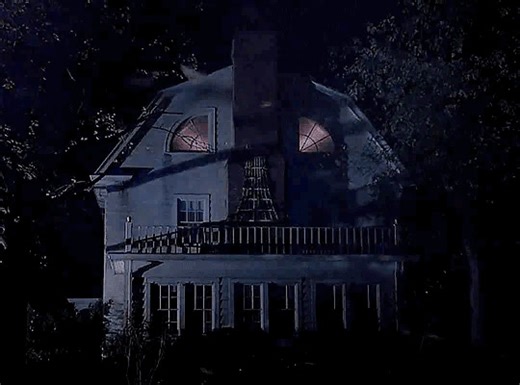 The Amityville Horror (1979) dir. Stuart Rosenberg Newlyweds George and Kathy Lutz move with their three children into a spacious house on Long Island, unaware of its dark history. As strange and terrifying events begin to unfold, George becomes increasingly unstable, haunted by violent visions and a mysterious force within the home. The family struggles to survive the growing malevolence, racing against time to uncover the truth behind the house’s sinister past before it destroys them. Stuart R