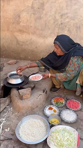 Hakka Noodles Recipe in Traditional Style by Ama Jaan | Delicious Hakka Noodles in the Village