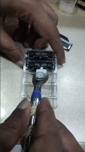 How to change Gillette Mach3 blade #gillette #mach3 #gillettemach3