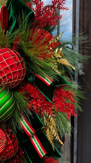 Wild About Wreaths by Deena Rodriguez on Instagram: "GOOD MORNING!! Here’s the design I’ll be teaching in my Traditional Glam Christmas Workshop!! Join Today! I’d love to see you there!! ✨ TWO Fabulous Christmas Workshops Coming Your Way! ✨ I’m so excited to be teaching two in-person Christmas workshops each one with its own unique holiday flair! 🎄💖 🎀 Sweet Gingerbread Christmas Workshop 📅 Date: October 18, 2025 ⏰ Time: 2PM – 6PM 🍬 Theme: Sweet & Spiced Gingerbread Wreath 💎 Traditional Gla