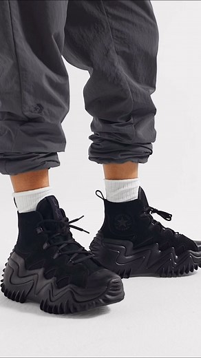 Run Star Motion in triple black 🖤🖤🖤 | CONVERSE