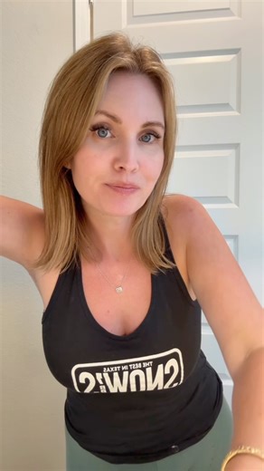 Holly Jane Johnston on Instagram
