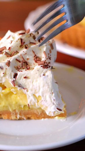 🙌🙌🙌 This is the most delicious banana cream pie recipe I’ve ever made! Fresh bananas, creamy homemade vanilla custard, and a perfect vanilla wafer crust make this truly one of the most delicious desserts. I can’t wait for you to make this! Full written recipe linked in bio (@inspiredtaste)!!! Or Google “inspired taste banana cream pie” You Will Need BANANA CREAM PIE 10 tablespoons (140g) salted butter, melted 2 ⅔ cups (310g) crushed Nilla Wafers, one 11-ounce box, see blog for substitutes 4 t