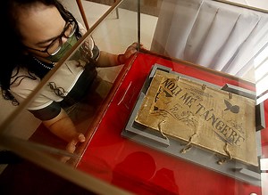 The original Noli Me Tangere and El Filibusterismo manuscripts are on display at the National Library’s special exhibit