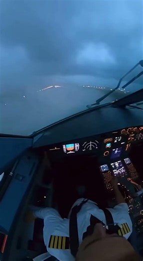 Airbus A321neo Cockpit View Of Intense Sideways Hard Landing In Storm