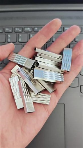 纯净版电脑系统U盘支持安装专业版PE启动盘一键安装