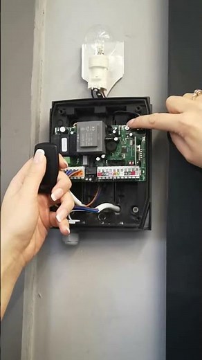 Teleco - Programming Your Handheld Transmitter To Work From 1 Button