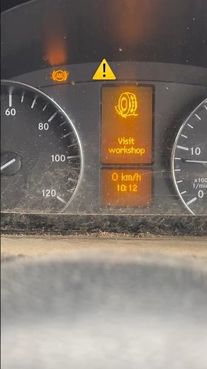 Troubleshooting an ABS & ESP fault in this Mercedes Sprinter Van 🚐🛠️ #MechanicLife #ytshorts #merc