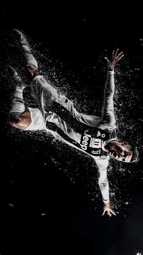 cRx on Instagram: "日本利用压电瓷砖将脚步转化为电能。这些瓷砖捕捉来自你脚步的动能。当你行走时，你的重量和动作会对瓷砖产生压力。瓷砖会轻微弯曲，从而产生机械应力。瓷砖内部的压电材料将这种应力转化为电能。每一步都会产生少量电荷，而数百万步结合在一起就能产生足够的电力来驱动 LED 灯、数字显示屏和传感器。在像涩谷车站这样繁忙的地方，每天大约有 240 万个脚步为这一系统作出贡献。这些电能可以被储存或立即使用，从而减少对传统电力来源的依赖，并支持可持续的城市基础设施。这种方法将日常运动转化为实用的可再生能源 #日本 #知识 #事实 #你知道吗 #推荐 科技 创新 历史 技术 实验 热门"