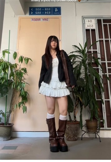 Stylish Outfit Inspiration with Brown Boots