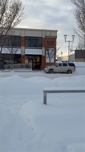 🌿✨ Attention all plant and flower lovers! 🌸💚 I’m thrilled to announce that my new location is opening soon! I can’t wait to share this bigger space with you, filled with even more beautiful plants and flowers. 😍🌱 just in time for Valentine’s Day with all kinds of new and exciting things! 🌼✨🌿💖 I’m still working from home, crafting beautiful flower arrangements and planters just for you! You can continue to purchase and pick up your favorites, and don’t forget—delivery is always available 