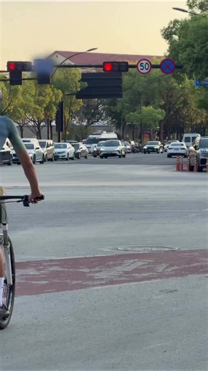 Exploring Mountain Bikes: Shimano vs. SRAM Components