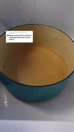 Easily Remove Stuck On Smells and Stains From Pots and Pans #Shorts